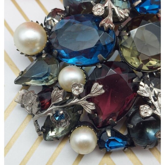 Vintage Mid Century Rhinestone & Faux Pearl Brooch Pin Silver Tone Floral 2" - Picture 6 of 8